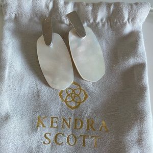 Kendra Scoot Mother of Pearl